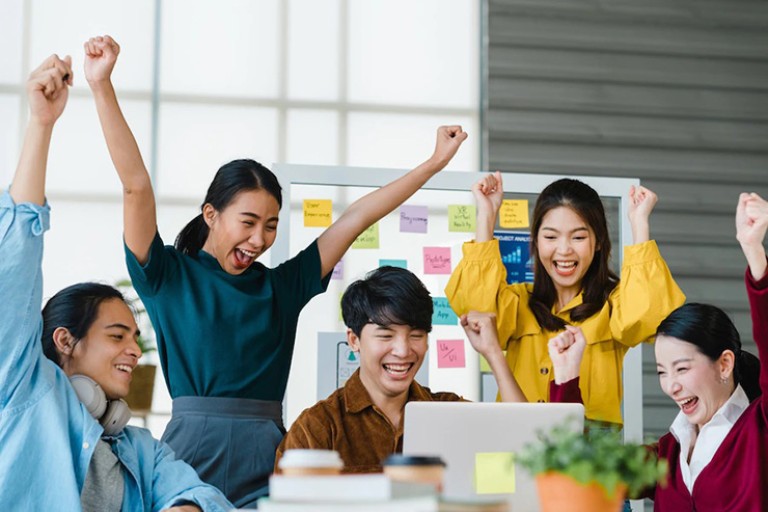 Học hỏi từ đội ngũ giàu kinh nghiệm - thay vì chỉ đọc giáo trình